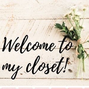 Welcome Sign with Flowers